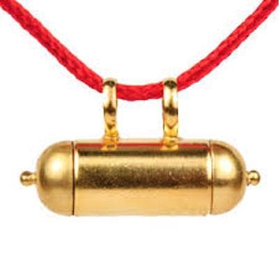 তাবিজ নামের অলংকারটি